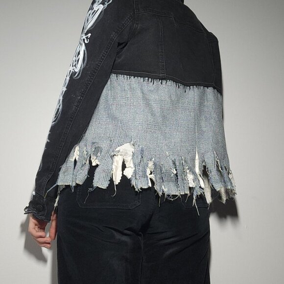 One-of-a-kind handmade grunge / punk shredded butterfly painted denim jacket - Picture 5 of 12